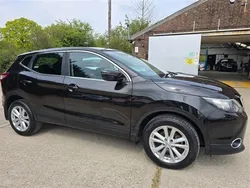 Black Used 2015 Nissan Qashqai Acenta SUV | £5,995 (Fair price)