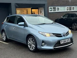 Used 2014 Toyota Auris Hybrid | £10,995 (Fair price)