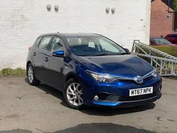 Blue Used 2017 Toyota Auris Hybrid Hatchback | £13,000 (Fair price)