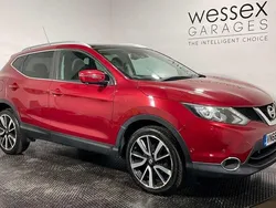 Red Used 2016 Nissan Qashqai Tekna SUV | £8,899 (Good price)