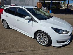 White Used 2015 Ford Focus Zetec Hatchback | £5,295 (Expensive)