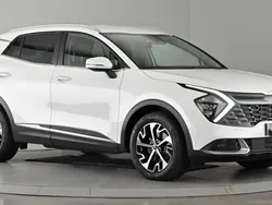 White Used 2023 Kia Sportage 2 SUV | £25,995 (Good price)