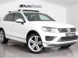 White Used 2017 VW Touareg R-line Plus SUV | £15,395 (Fair price)