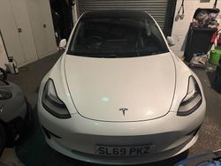White Used 2019 Tesla Model 3 Standard Range Sedan | £11,000 (Expensive)