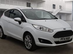 White Used 2014 Ford Fiesta Zetec Hatchback | £4,995 (Fair price)