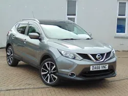 Grey Used 2016 Nissan Qashqai Tekna SUV | £9,695 (Fair price)
