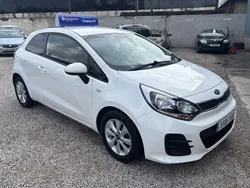 White Used 2016 Kia Rio 2 Hatchback | £4,995 (Fair price)