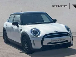 White Used 2023 Mini Cooper Classic Hatchback | £21,195 (Fair price)