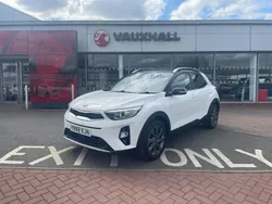 White Used 2019 Kia Stonic First Edition SUV | £11,479 (Fair price)