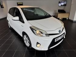 White Used 2014 Toyota Yaris Trend Hatchback | £9,795 (Expensive)