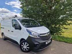 White Used 2016 Vauxhall Vivaro Van | £6,995 (Good price)