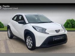 White Used 2022 Toyota Aygo X PURE SUV | £11,565