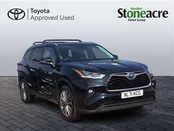 Black Used 2021 Toyota Highlander SUV | £32,000 (Fair price)