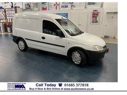 White Used 2009 Vauxhall Combo MPV | £1,875 (Super price)