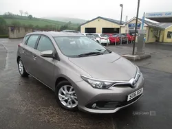 Bronze Used 2016 Toyota Auris Business Edition Hatchback | £7,995 (A bit pricey)