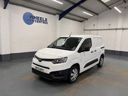 White Used 2022 Toyota Proace MPV | £11,290 (Super price)