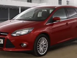 Red Used 2013 Ford Focus Zetec Estate | £2,995 (Good price)