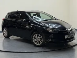 Black Used 2017 Toyota Auris Hybrid Business Edition Hatchback | £10,495 (Fair price)