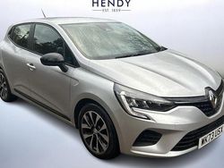 Silver Used 2023 Renault Clio V Evolution Hatchback | £13,999 (Fair price)