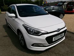 White Used 2017 Hyundai i20 Premium Hatchback | £8,000 (Good price)