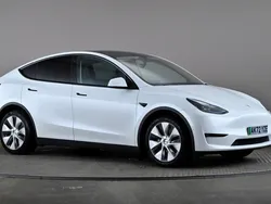 White Used 2022 Tesla Model Y Long Range SUV | £28,498 (Good price)