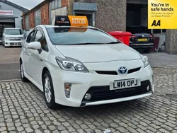 Pearl white Used 2014 Toyota Prius Hatchback | £6,795