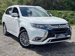 White Used 2019 Mitsubishi Outlander P-HEV Estate | £12,250 (Fair price)