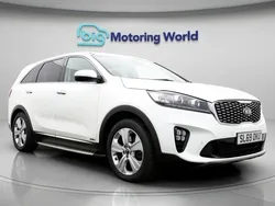 White Used 2019 Kia Sorento 2 SUV | £19,700 (Fair price)