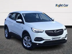 White Used 2018 Vauxhall Grandland X S SUV | £9,999 (Fair price)