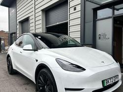 White Used 2022 Tesla Model Y SUV | £27,000 (Expensive)