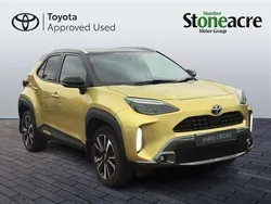 Yellow Used 2022 Toyota Yaris Cross Edition SUV | £22,000 (Fair price)