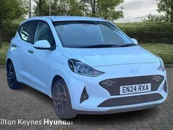 White Used 2024 Hyundai i10 Premium Hatchback | £15,490 (Fair price)