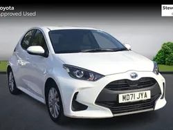 White Used 2022 Toyota Yaris Hybrid Hatchback | £14,960 (Fair price)