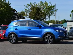 Battersea blue Used 2019 MG ZS Exclusive Sedan | £9,475 (Fair price)