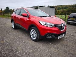 Red Used 2016 Renault Kadjar Dynamique SUV | £4,500 (Fair price)