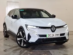 White Used 2024 Renault Mégane Komfort Hatchback | £22,998 (Fair price)
