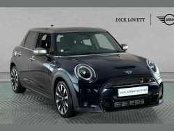 Black Used 2021 Mini Cooper S Exclusive Hatchback | £18,374 (Fair price)