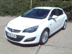 White Used 2016 Vauxhall Astra Excite Hatchback | £4,995 (Super price)