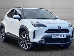 White Used 2025 Toyota Yaris Hybrid SUV | £28,995 (Fair price)