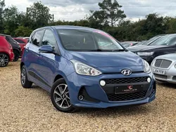 Blue Used 2017 Hyundai i10 Premium Hatchback | £6,879 (Good price)
