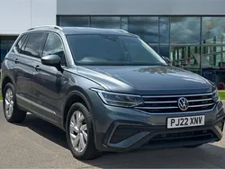 Platinum grey metallic Used 2022 VW Tiguan Allspace Life SUV | £22,767 (Good price)