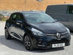 Black Used 2019 Renault Clio IV Play Hatchback | £7,295 (Fair price)