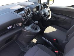 White New 2025 Citroën Berlingo MPV | £17,490 (Fair price)