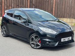 Black Used 2017 Ford Fiesta ST Hatchback | £5,295 (Good price)