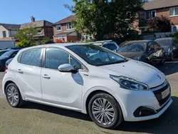 White Used 2018 Peugeot 208 Signature Sky Hatchback | £5,500 (Fair price)