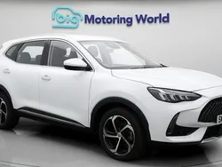 White Used 2023 MG HS SE SUV | £16,600 (Fair price)