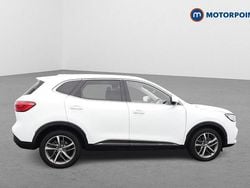 White Used 2023 MG HS Exclusive SUV | £17,299 (Fair price)