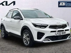 White Used 2022 Kia Stonic 4 SUV | £18,495 (Fair price)