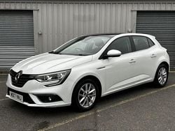 White Used 2017 Renault Mégane IV Dynamique Hatchback | £7,400 (Fair price)