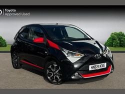 Bold black Used 2019 Toyota Aygo Trend Hatchback | £9,221 (Fair price)